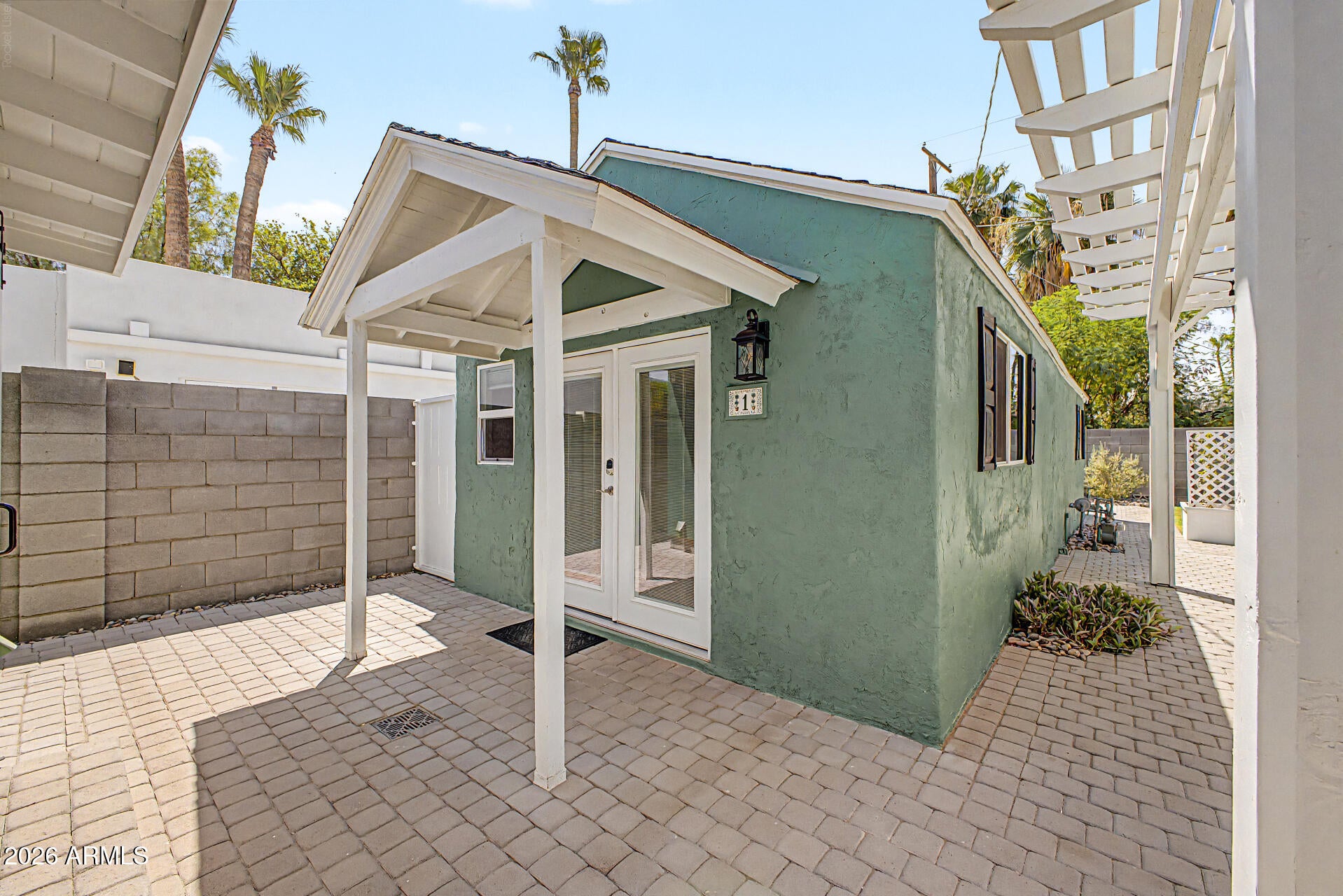 521 W MARIPOSA Street 1