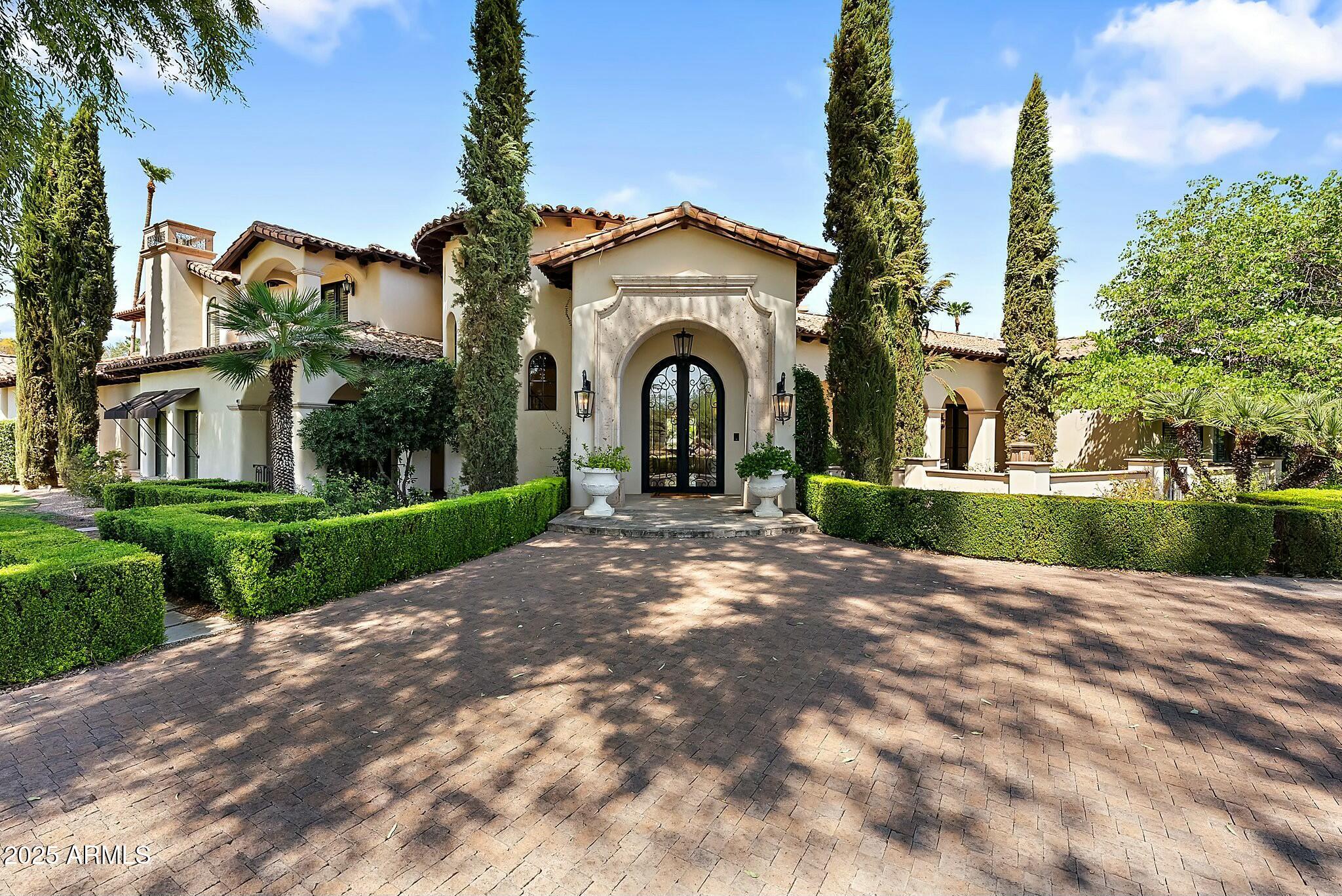 6800 E Caballo Drive