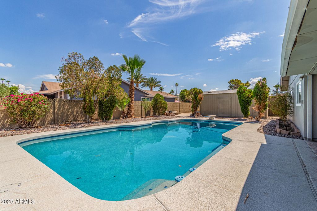 Photo of 2300 E Concorda Drive, Tempe, AZ 85282 (MLS # 6898917)