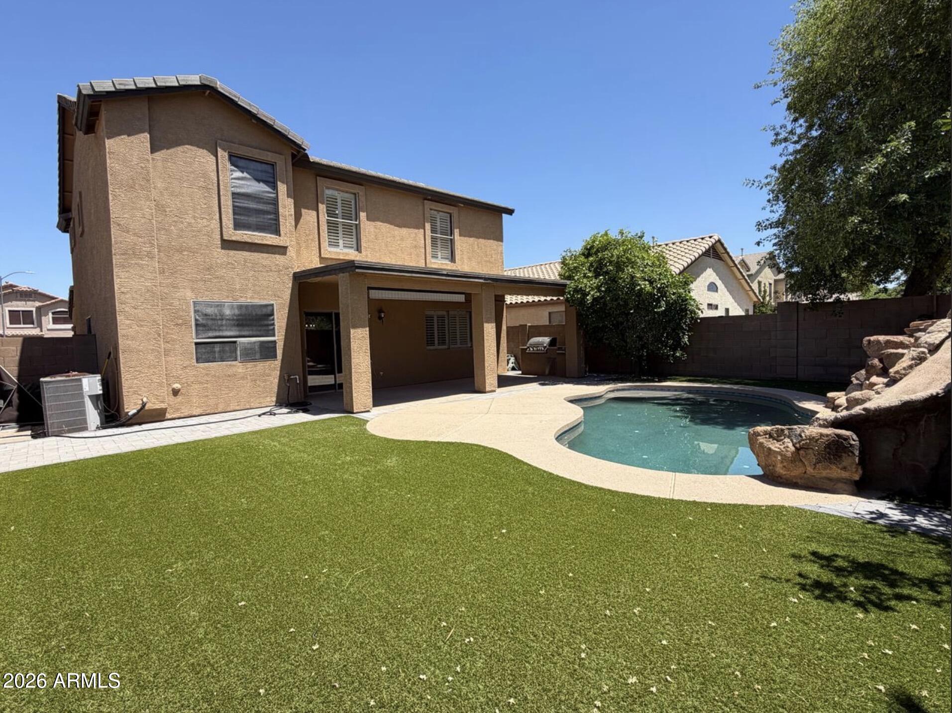 2529 W BIG OAK Street