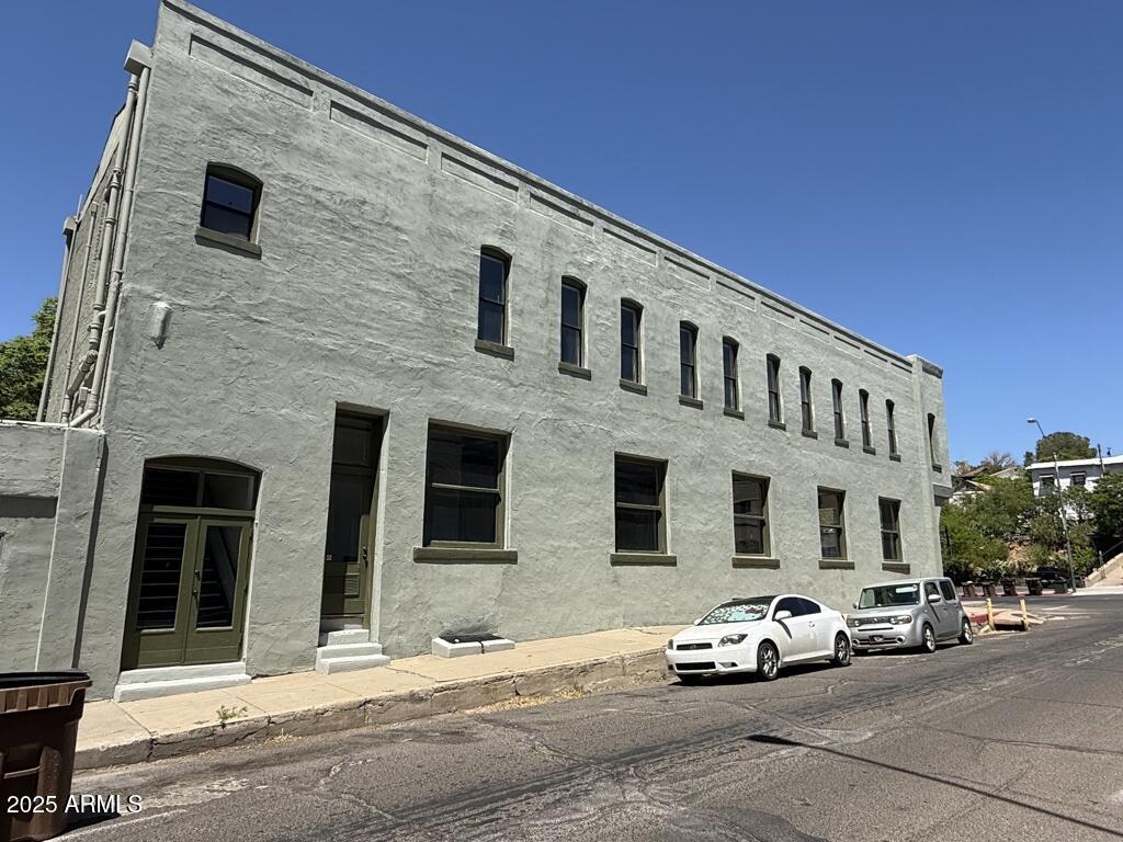 300 N BROAD Street