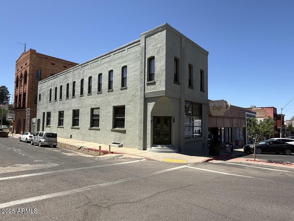 300 N BROAD Street