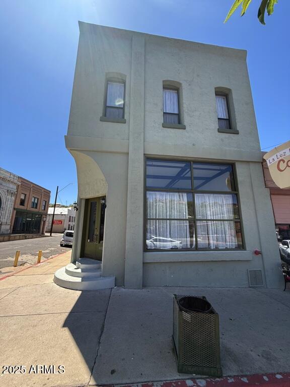 300 N BROAD Street