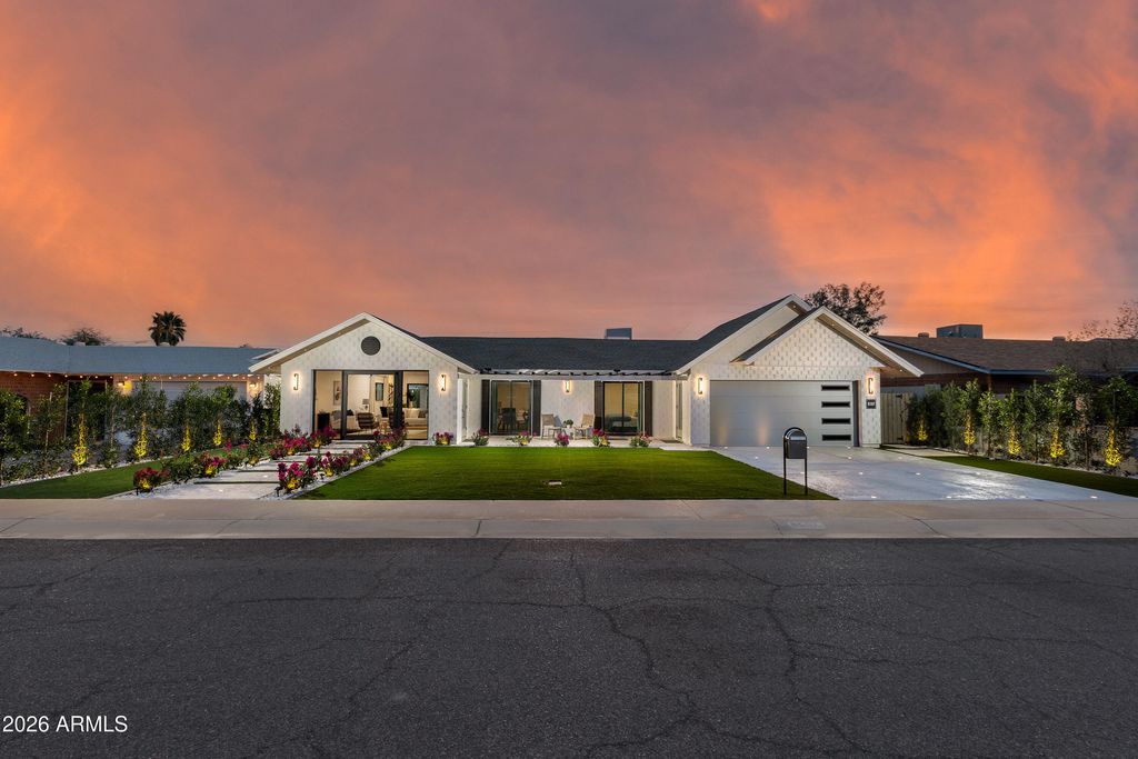 Photo of 8507 E Rancho Vista Drive, Scottsdale, AZ 85251 (MLS # 6974293)