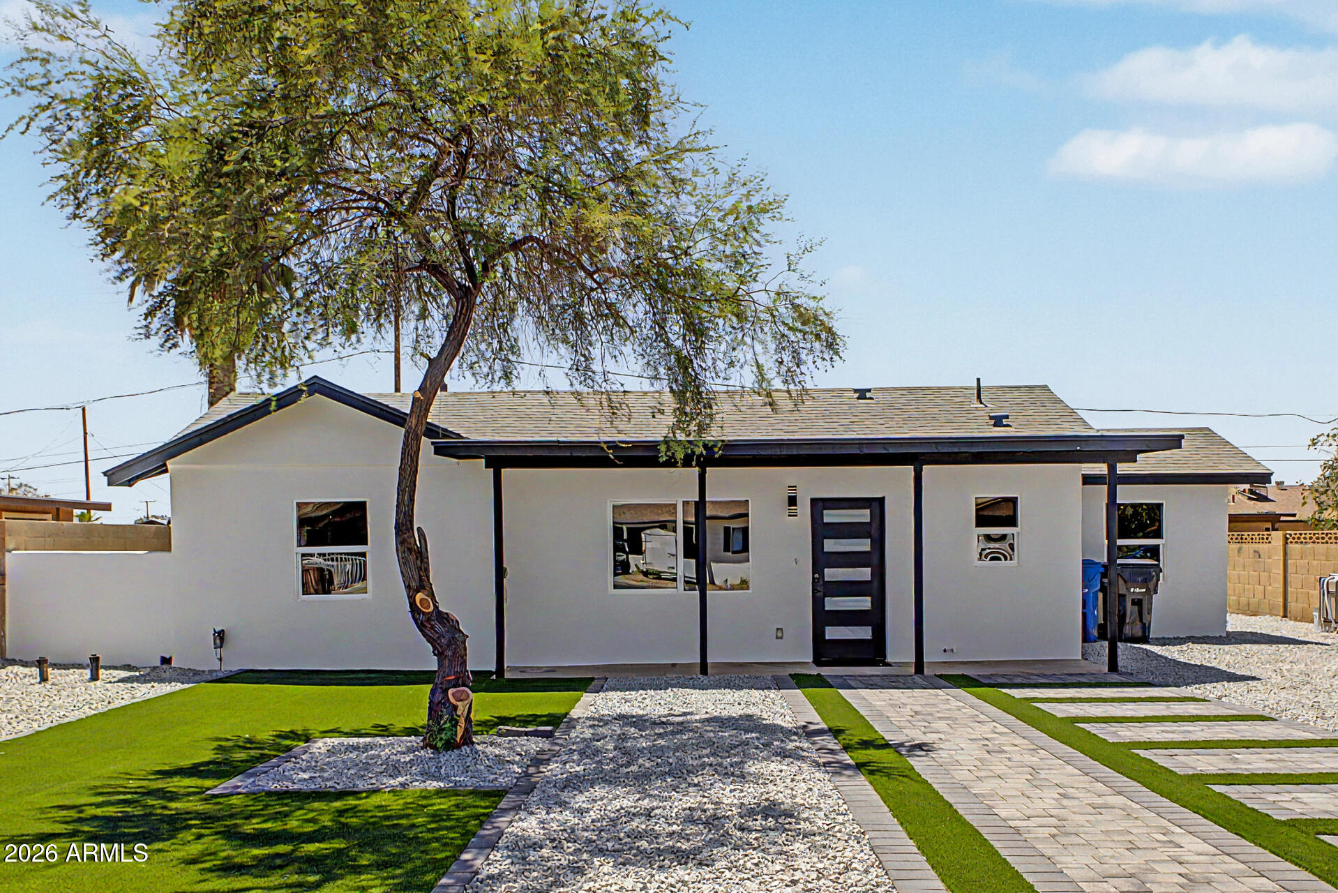 320 N 3RD Street