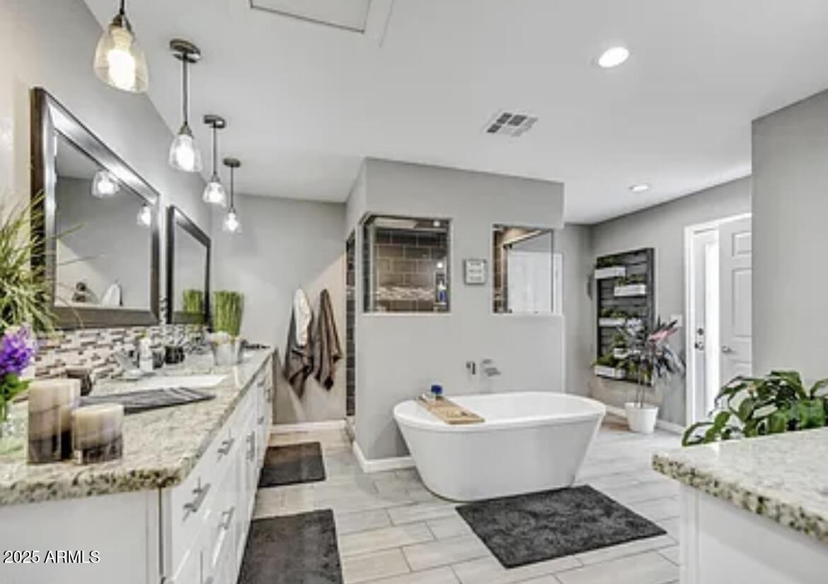 8149 W DALEY Lane