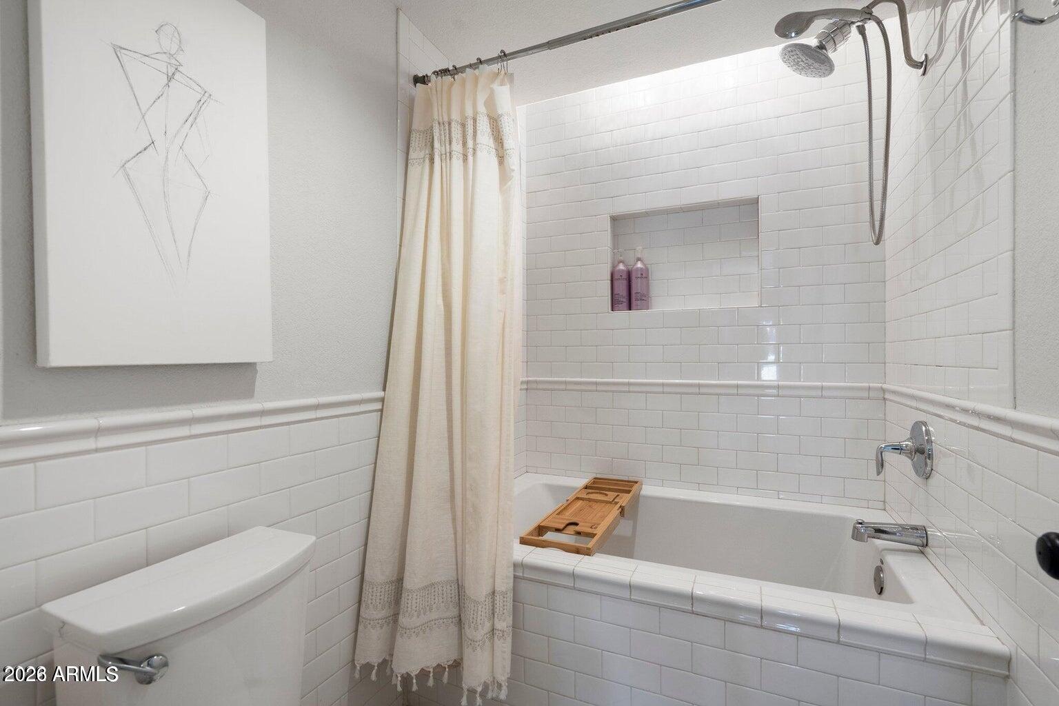 7925 E PEPPER TREE Lane