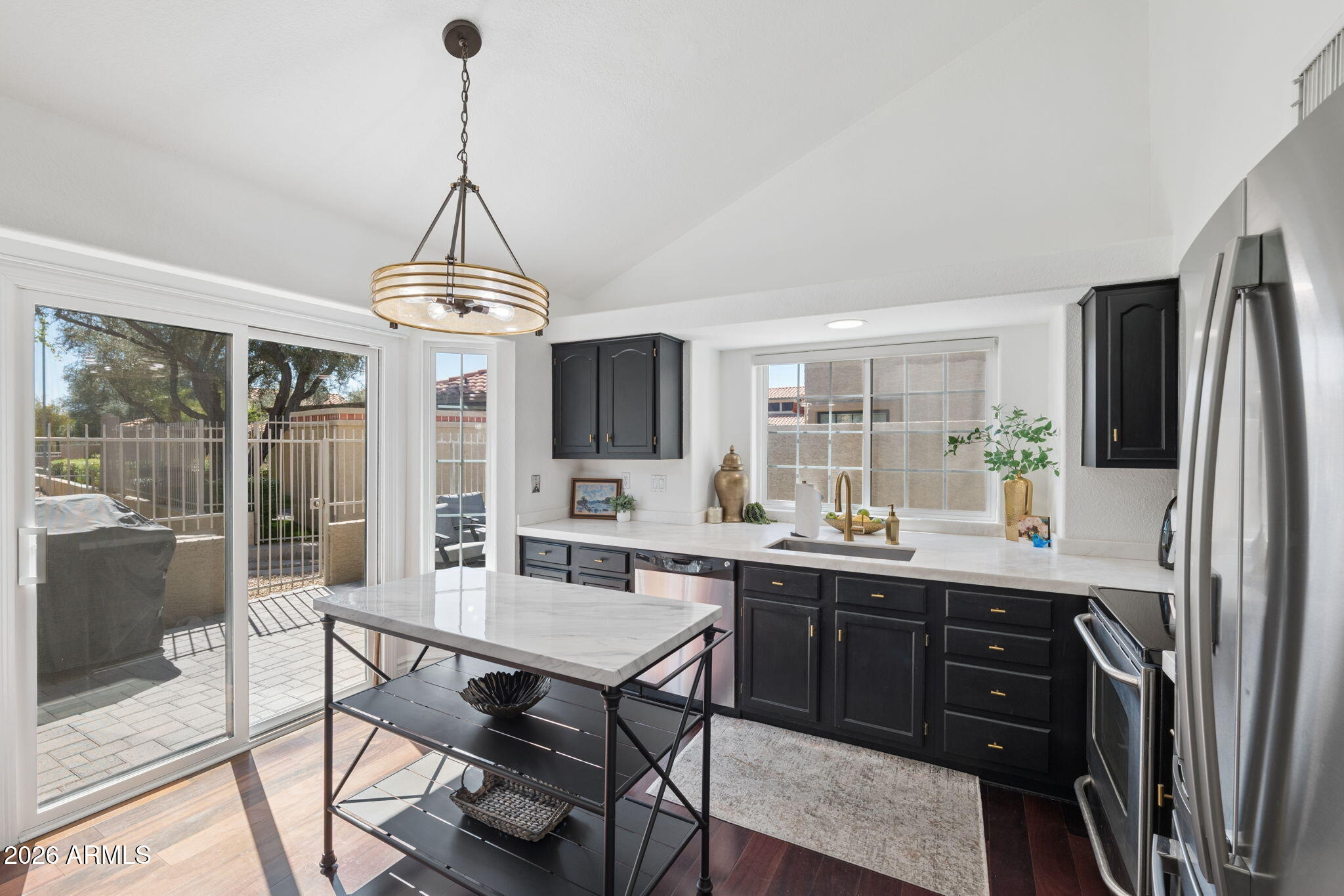 7925 E PEPPER TREE Lane