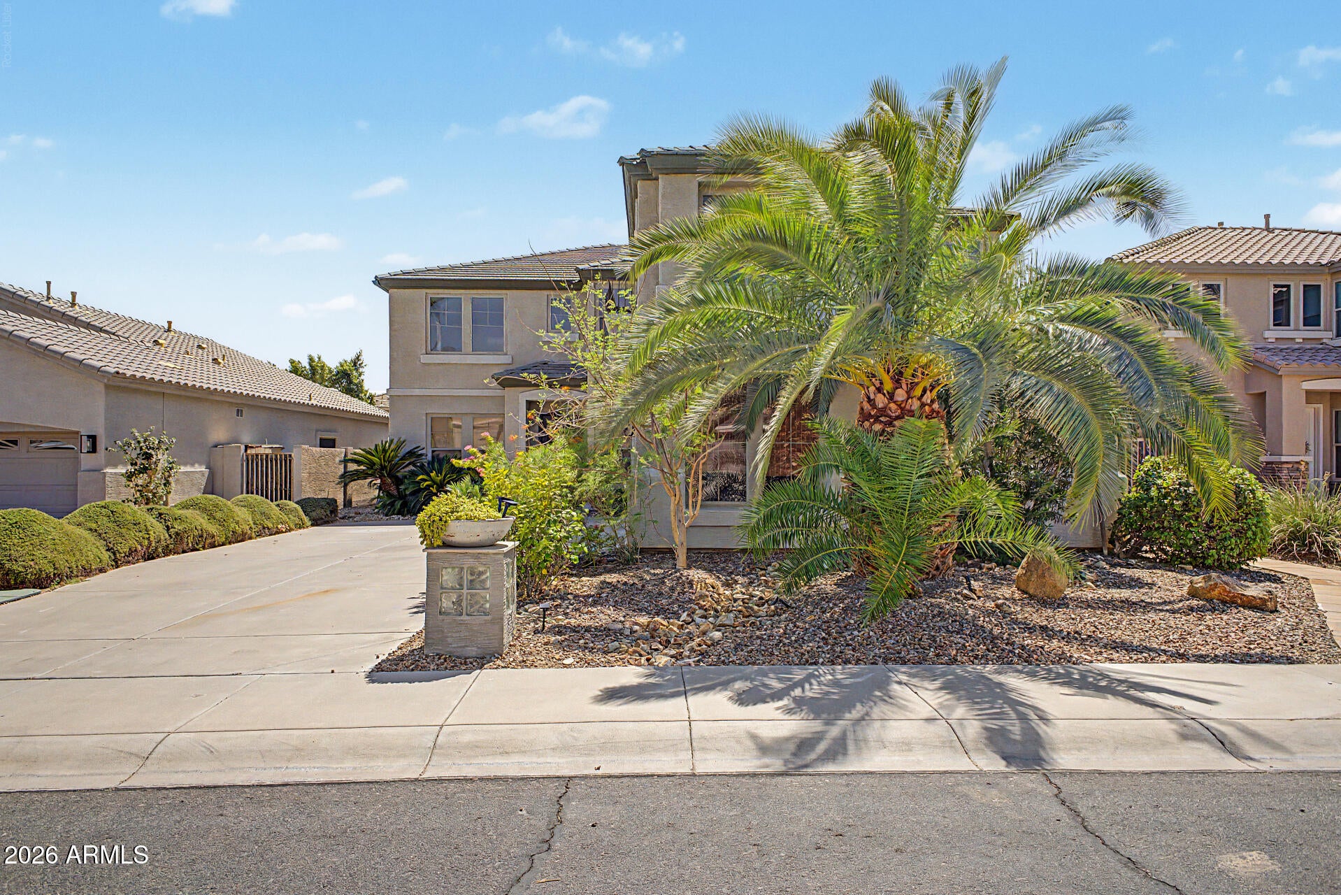 2737 W GLENHAVEN Drive