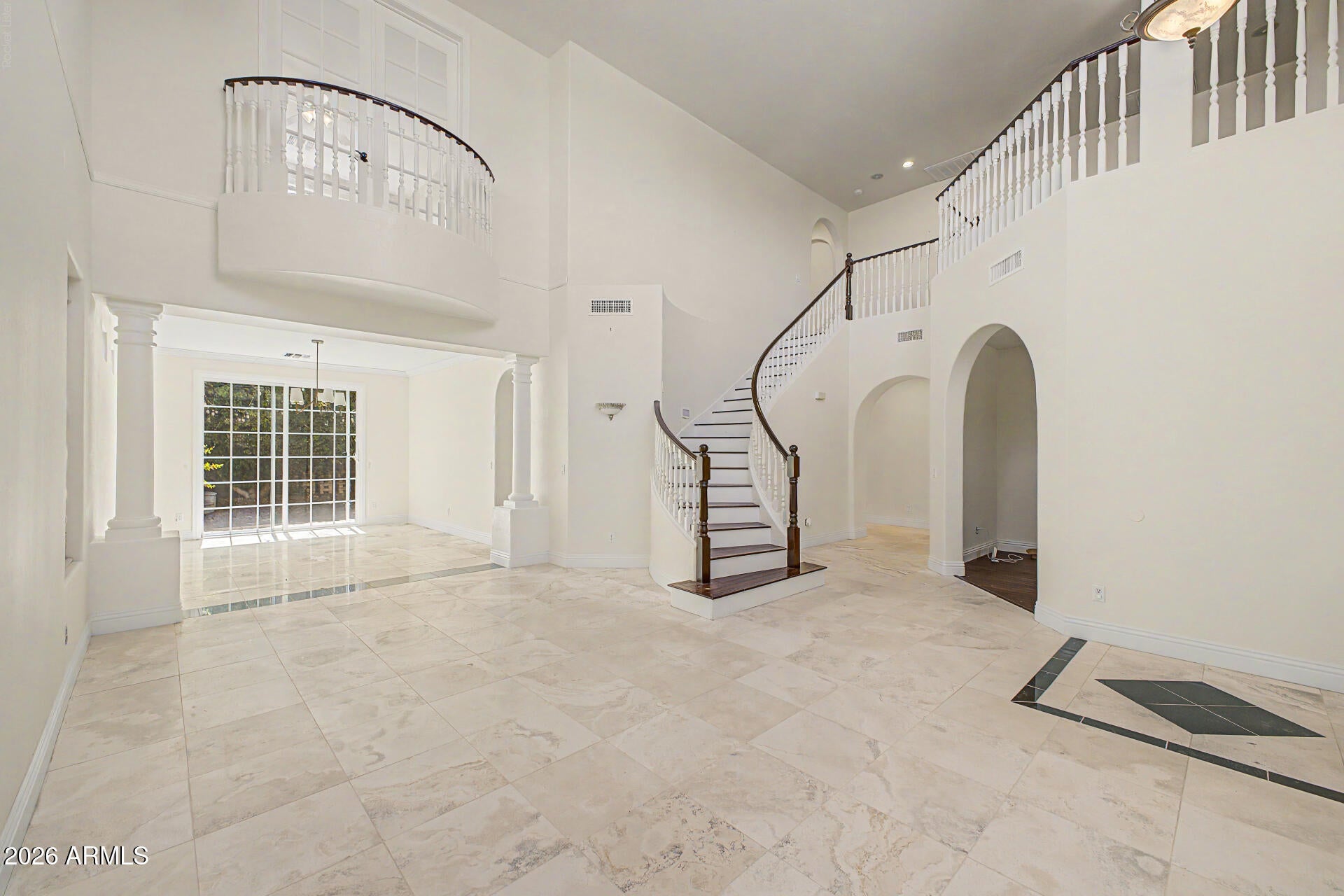 2737 W GLENHAVEN Drive