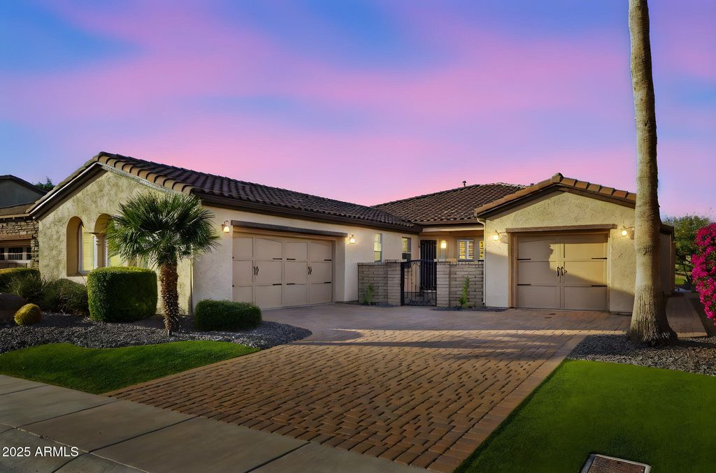 Photo of 12950 W Red Fox Road, Peoria, AZ 85383 (MLS # 6960630)