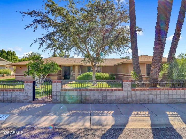 Photo 1 of 53 — 6127 N 17th Street, Phoenix, AZ 85016
