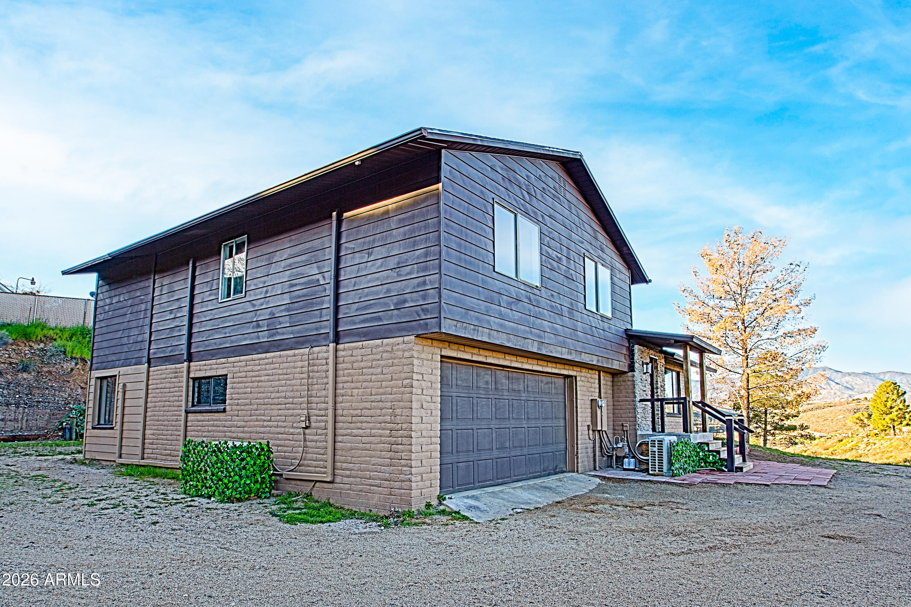 648 E PRICKLY PEAR Drive