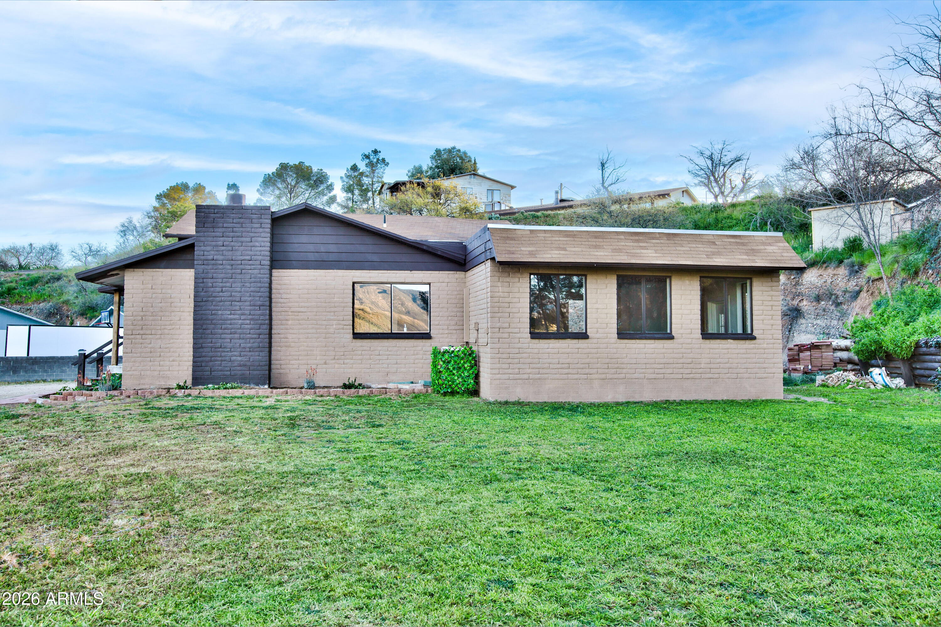 648 E PRICKLY PEAR Drive