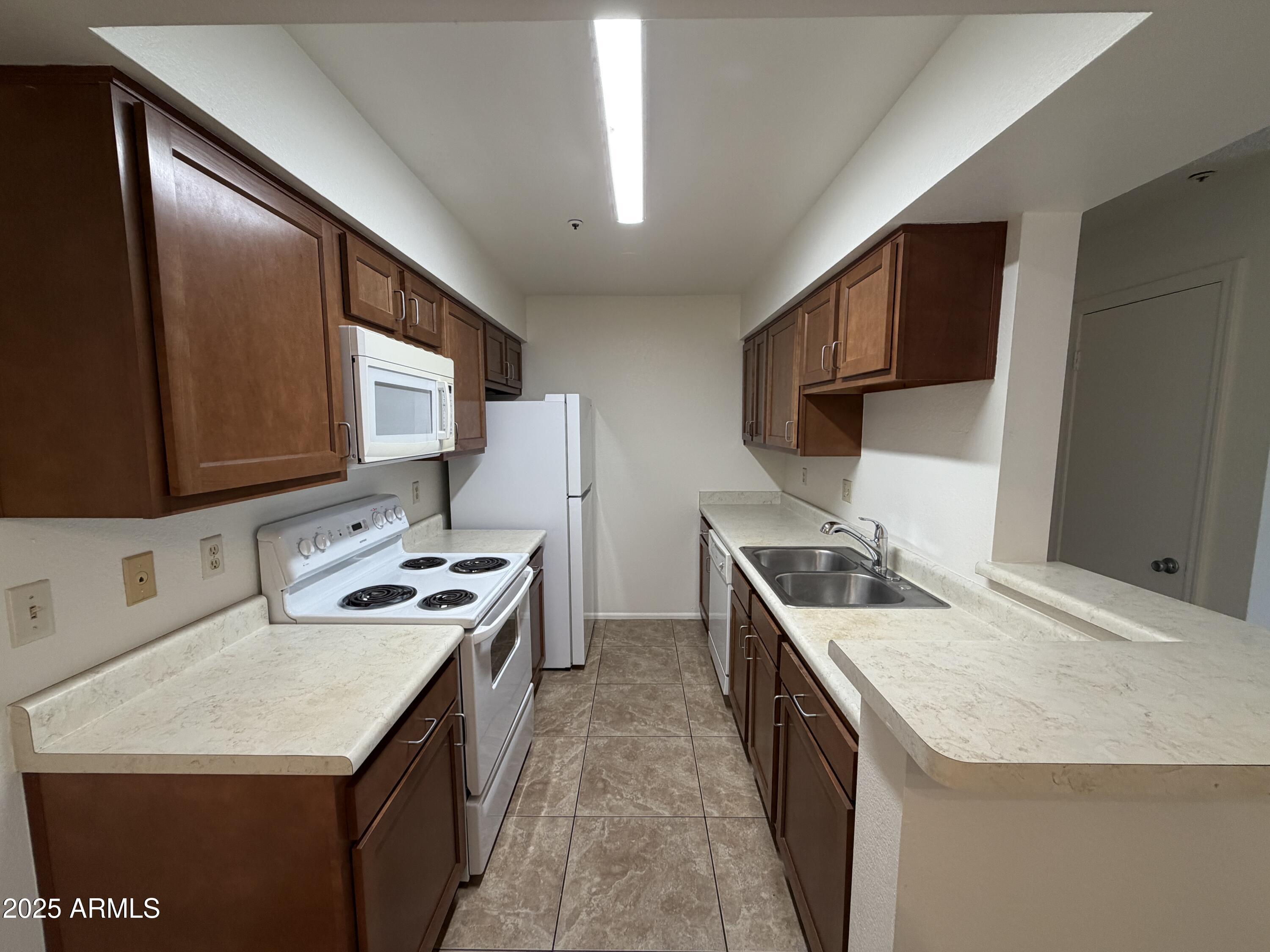 10610 S 48TH Street 1025