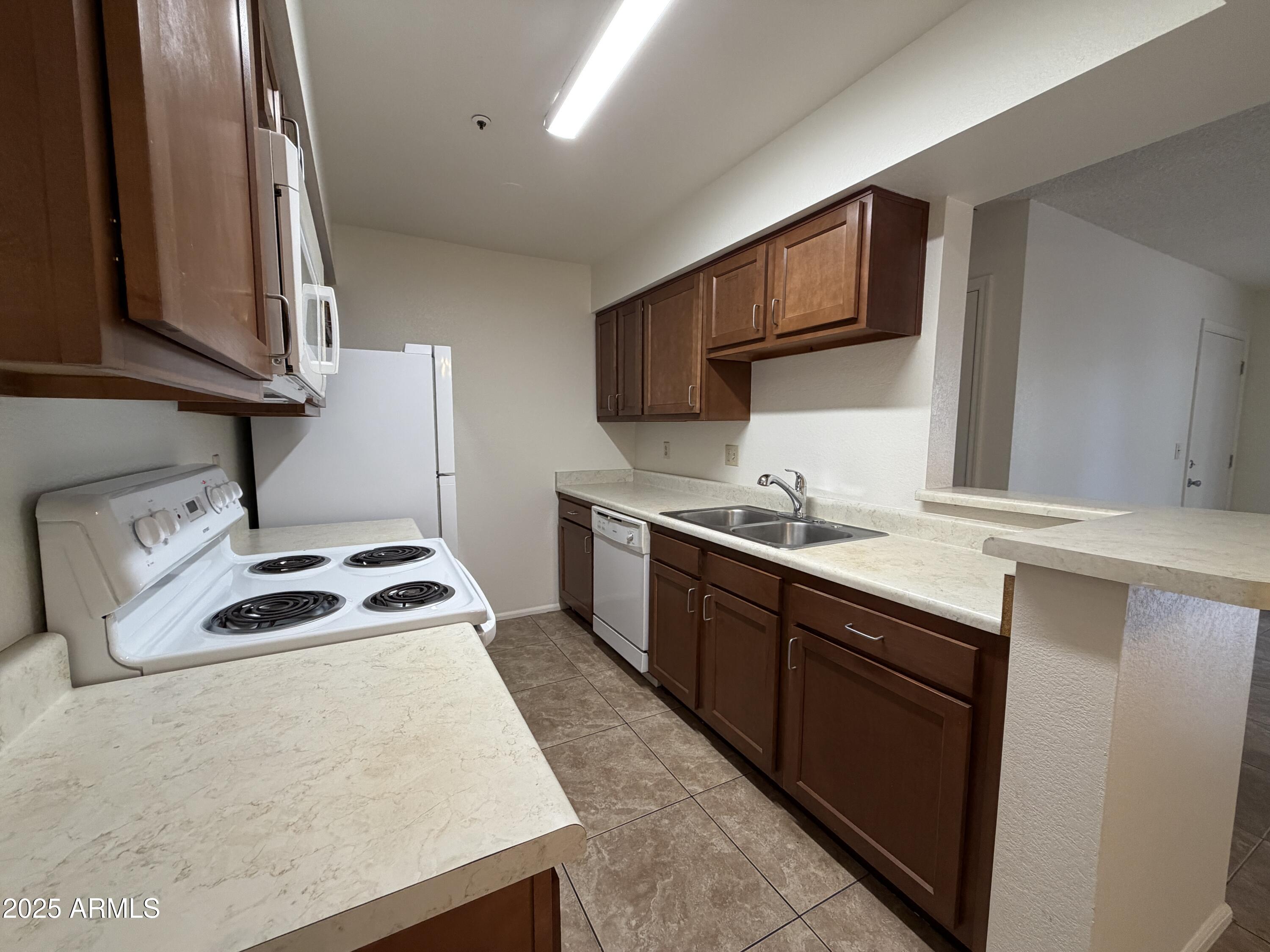 10610 S 48TH Street 1025