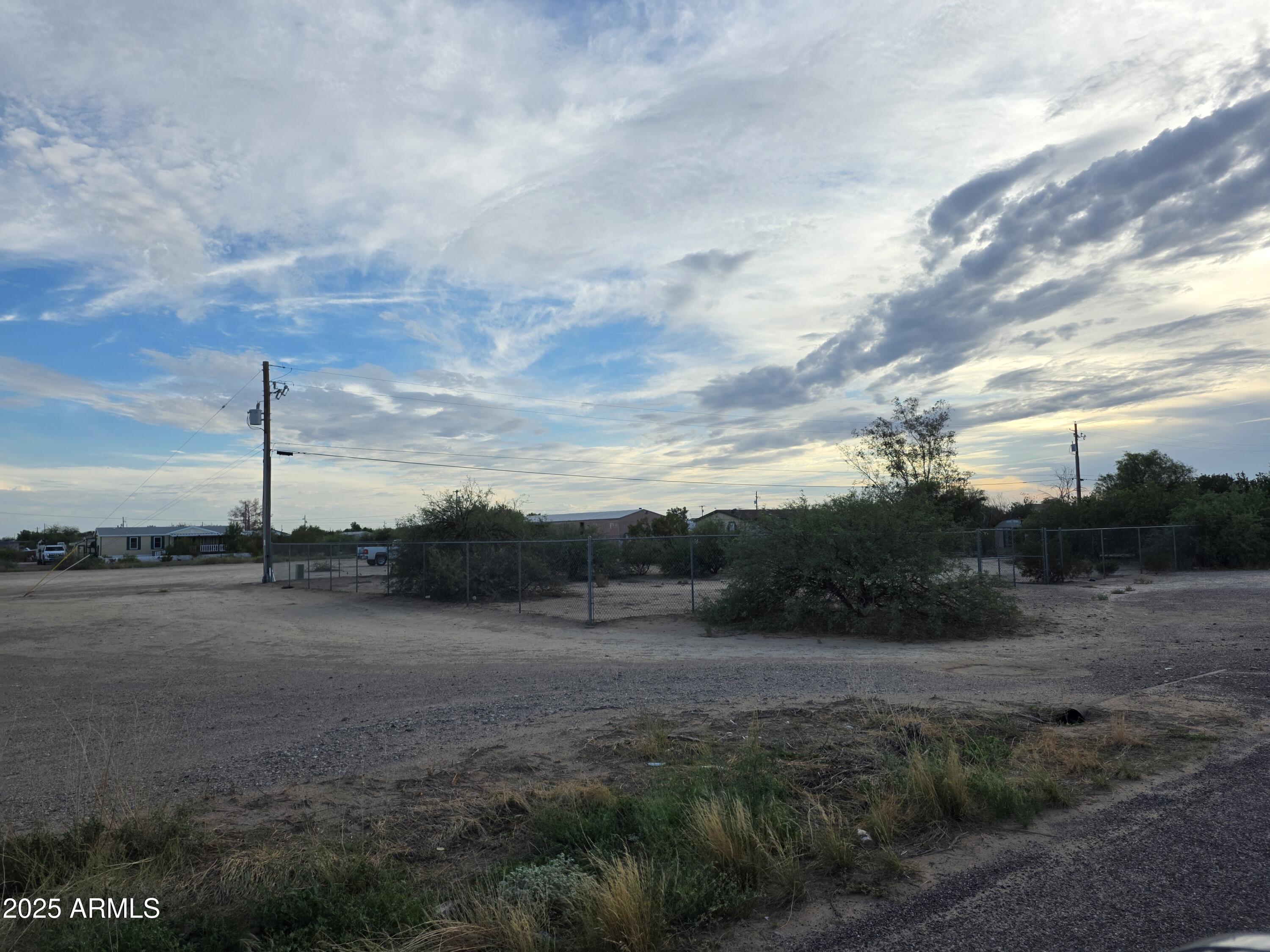 3015&3025 W AGUADERO Drive 35