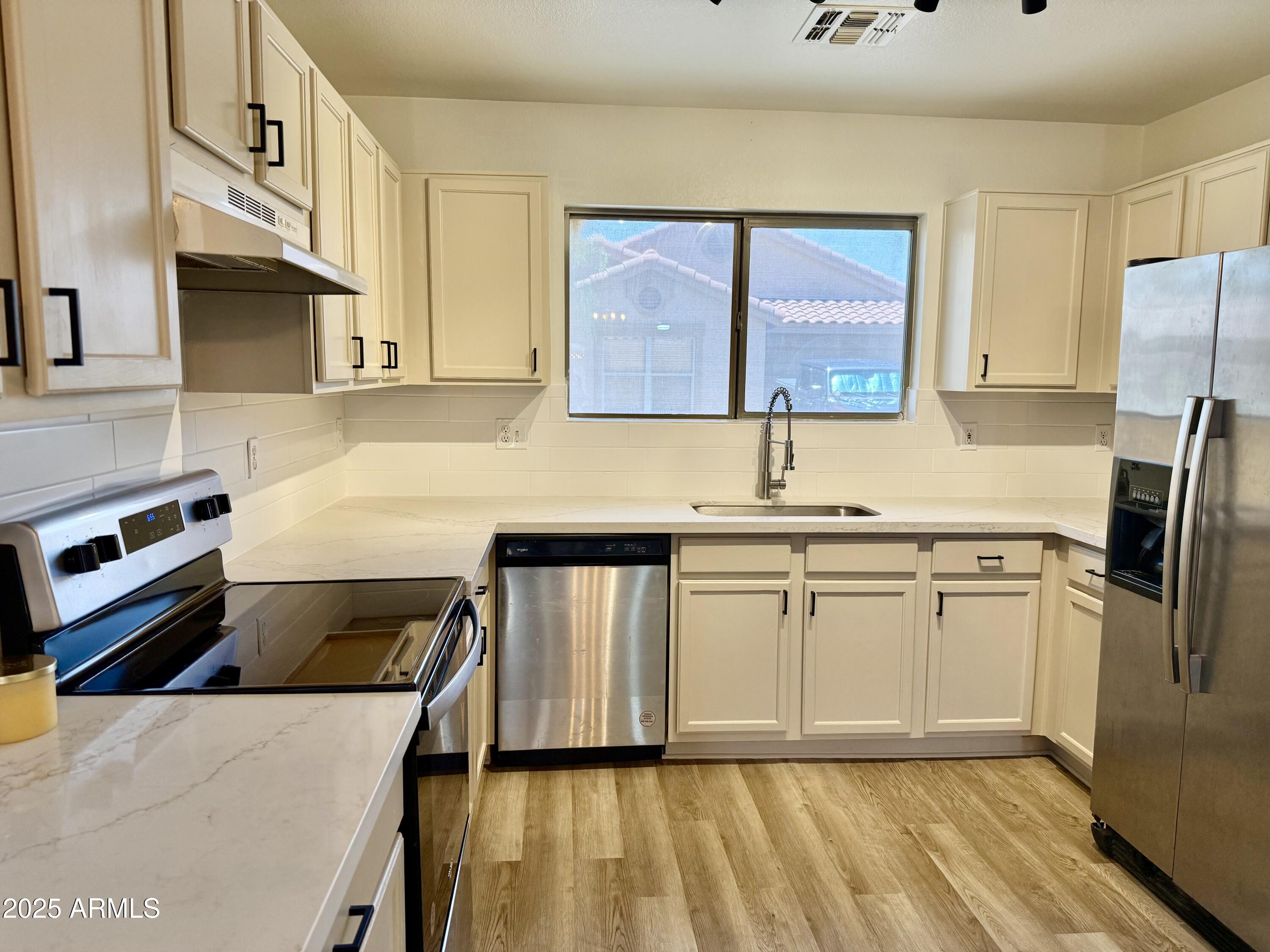 2358 E PEACH TREE Drive