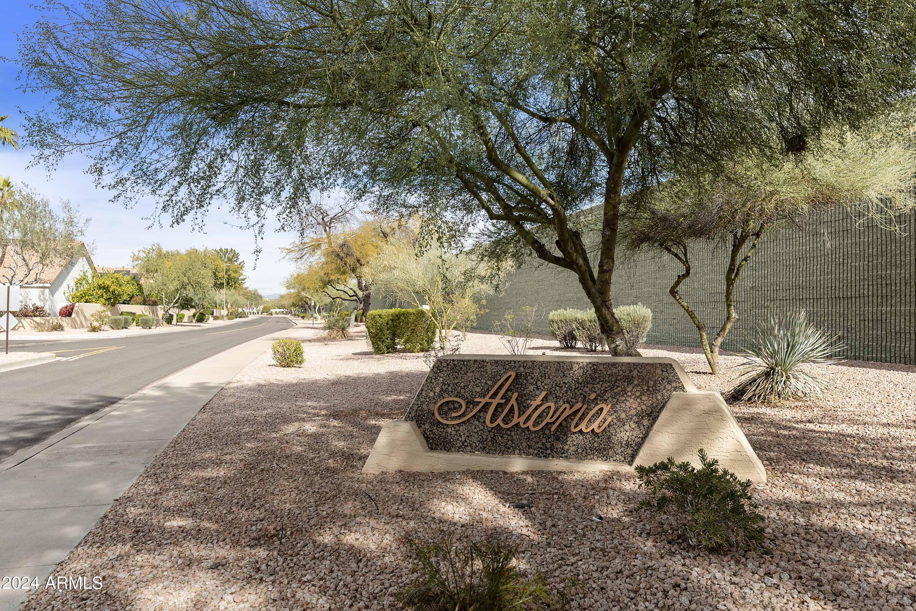 8689 E WINDROSE Drive