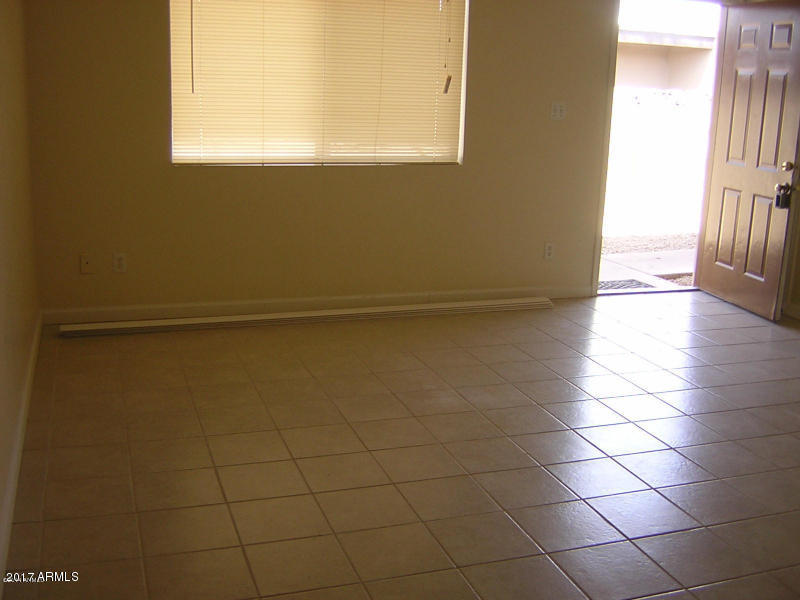 4940 E Holly Street Apt B