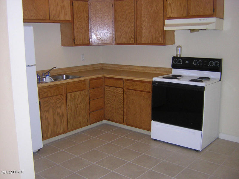 4940 E Holly Street Apt B