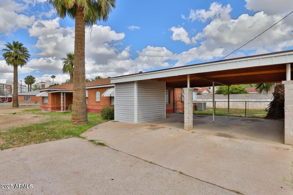 345 W Windsor Avenue