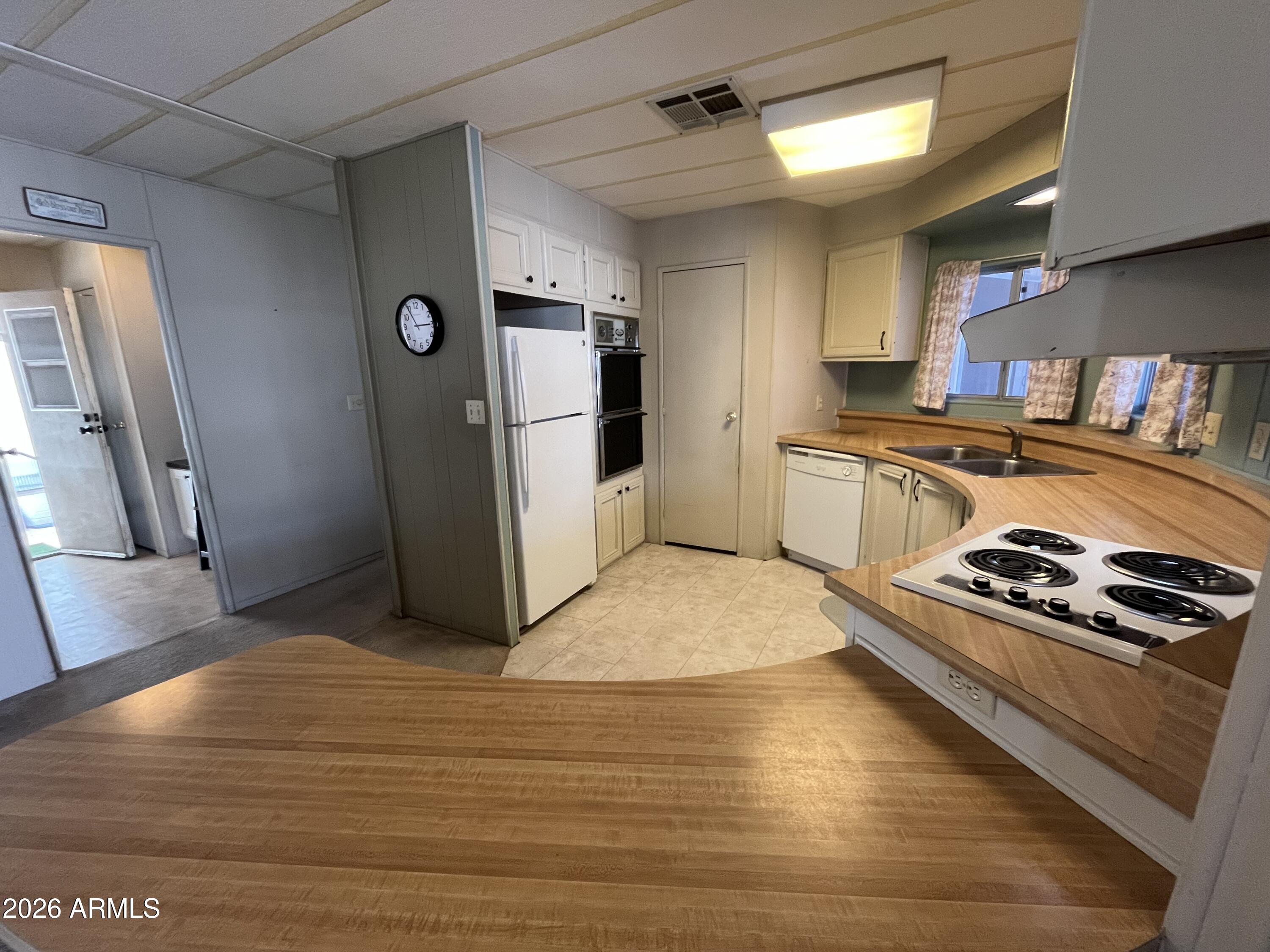 10960 N 67TH Avenue 81