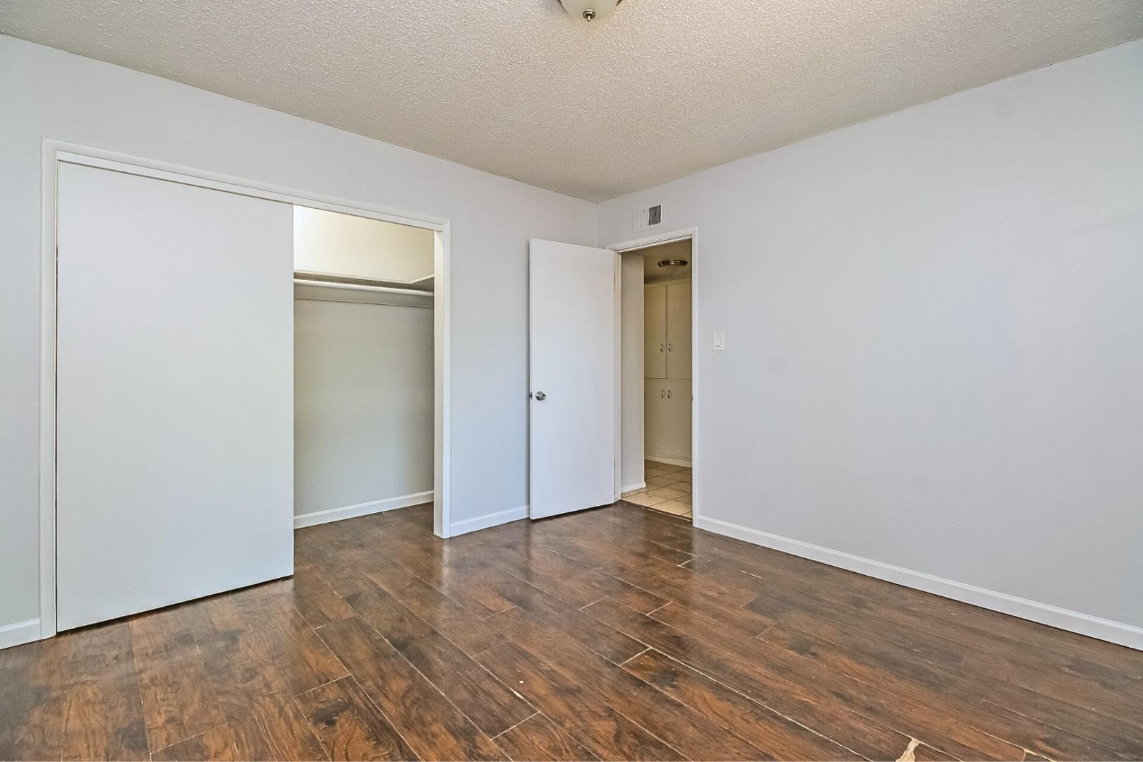 555 W Rio Salado Parkway 202