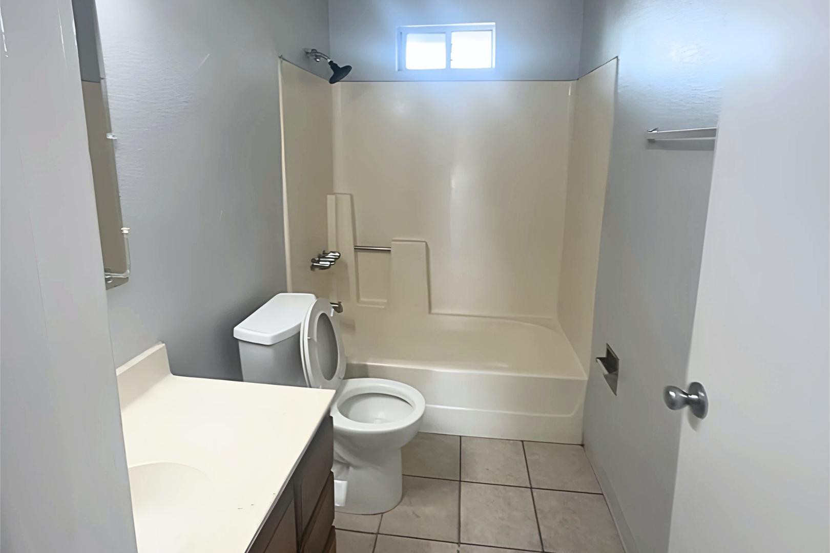 555 W Rio Salado Parkway 202