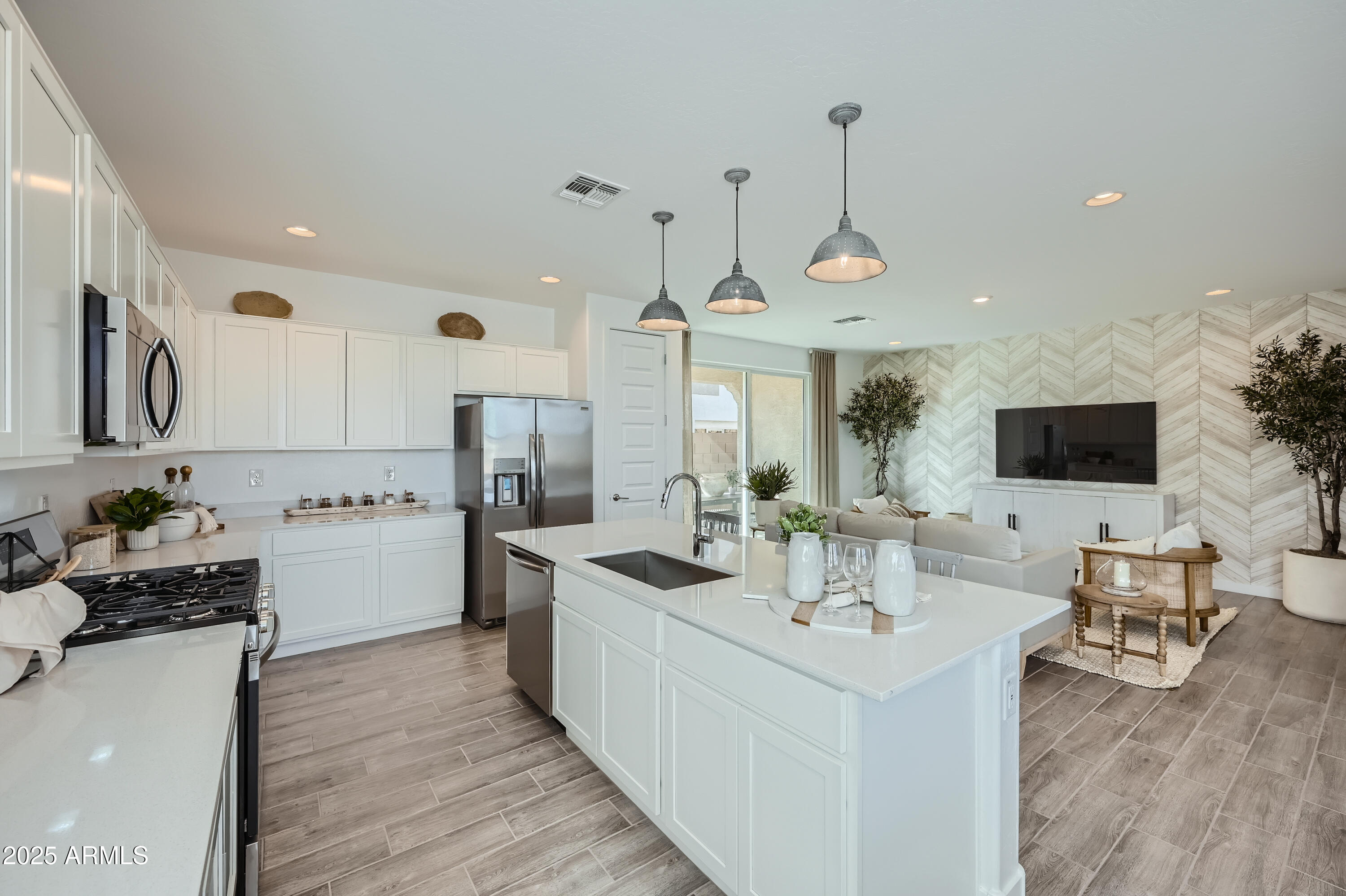 10140 E URSULA Avenue