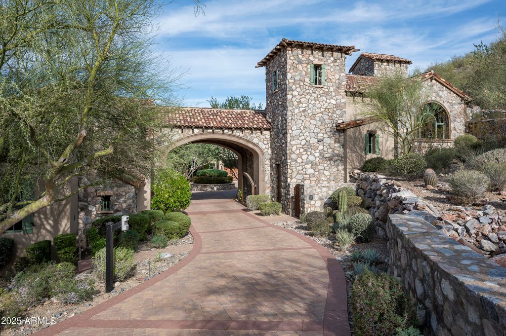 Photo of 11068 E Canyon Cross Way, Scottsdale, AZ 85255 (MLS # 7025551)