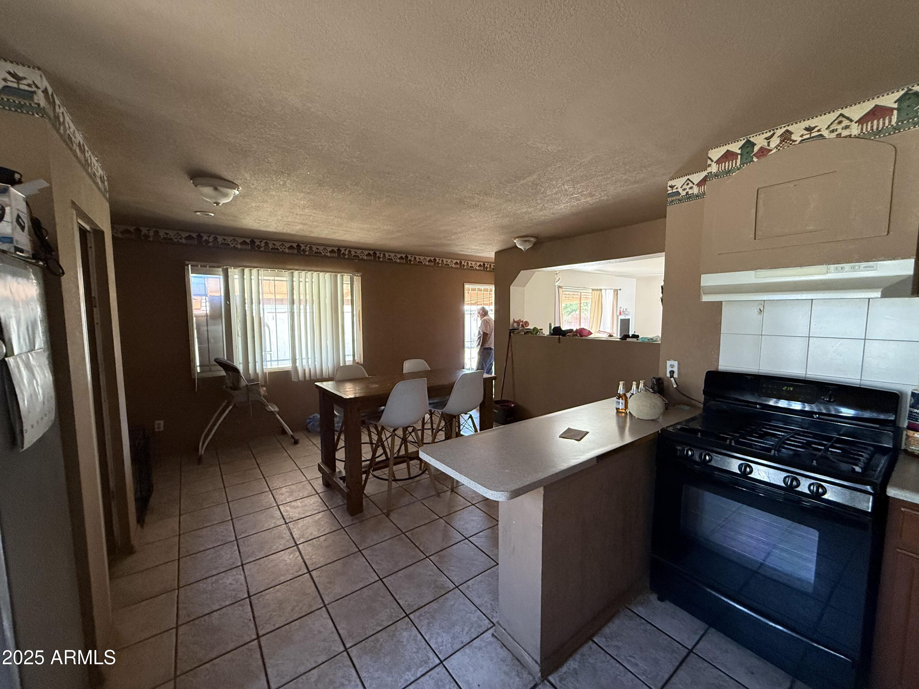 3937 W Stella Lane