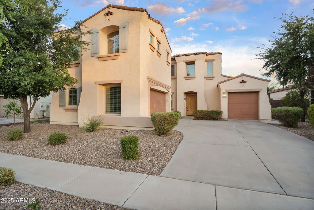 Photo of 637 E Indian Wells Place, Chandler, AZ 85249 (MLS # 7010930)