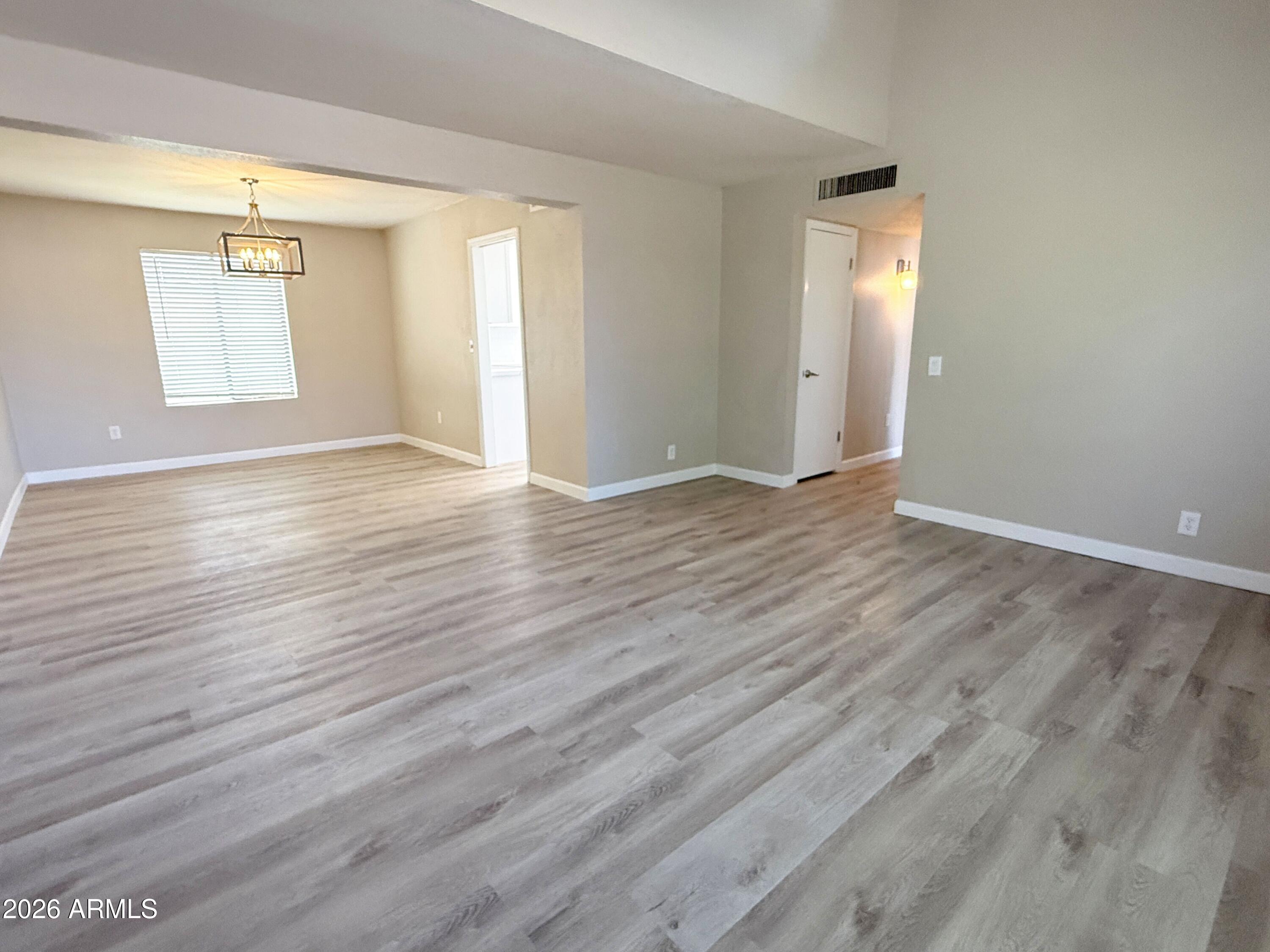 1529 E Edgewater Drive