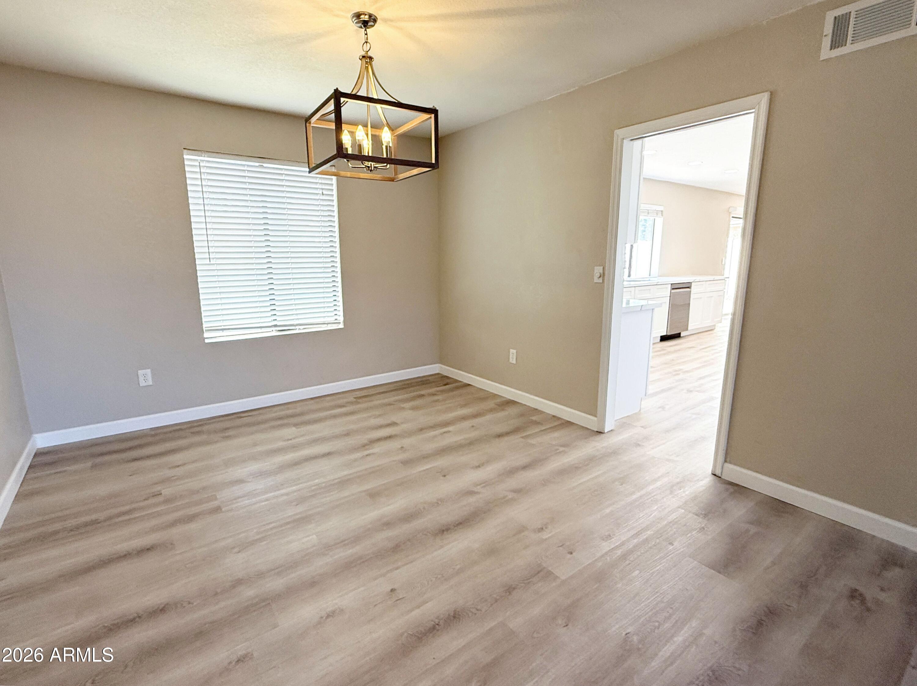 1529 E Edgewater Drive