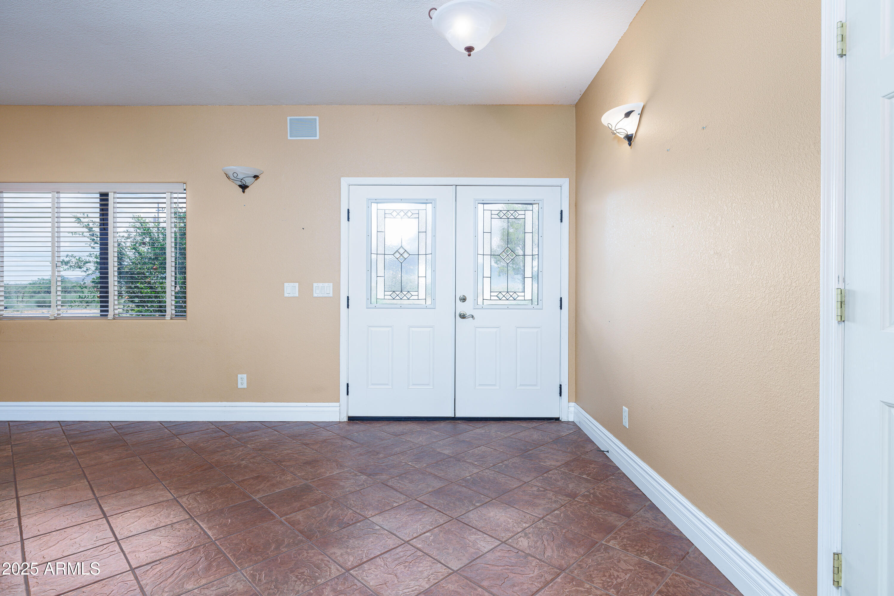 7405 S LAND GRANT Road