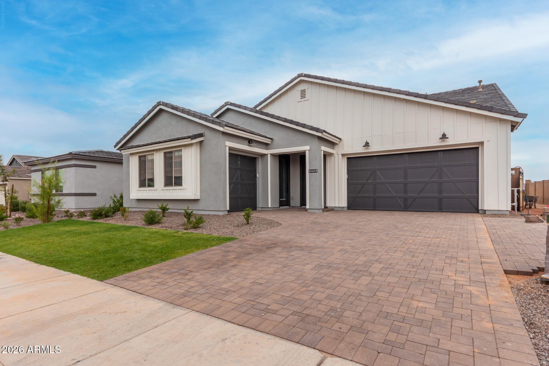 3056 E FLINTLOCK Drive