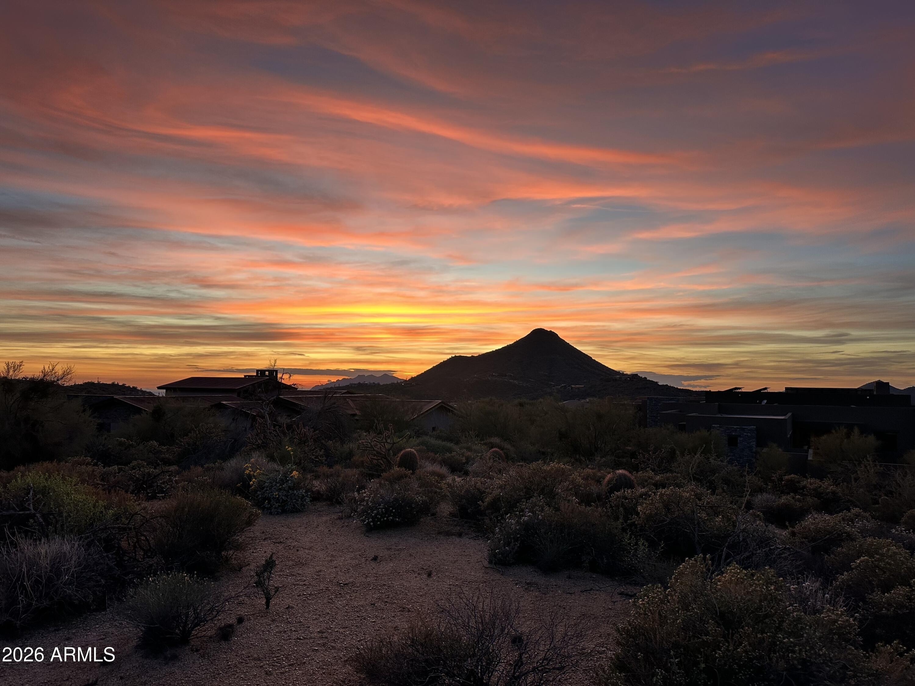 DESERT MOUNTAIN - Land