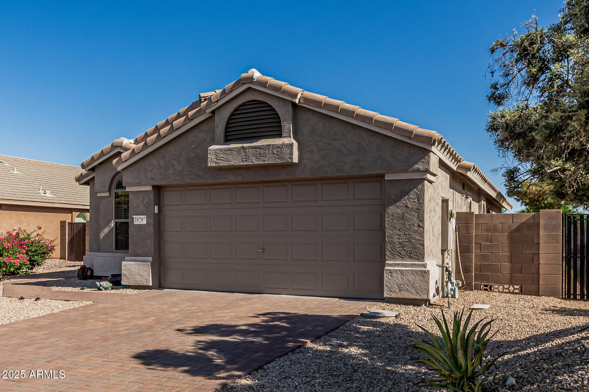 18297 W SPENCER Drive