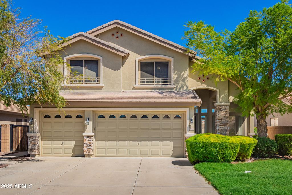 Photo of 12518 W Sells Drive, Litchfield Park, AZ 85340 (MLS # 6913183)