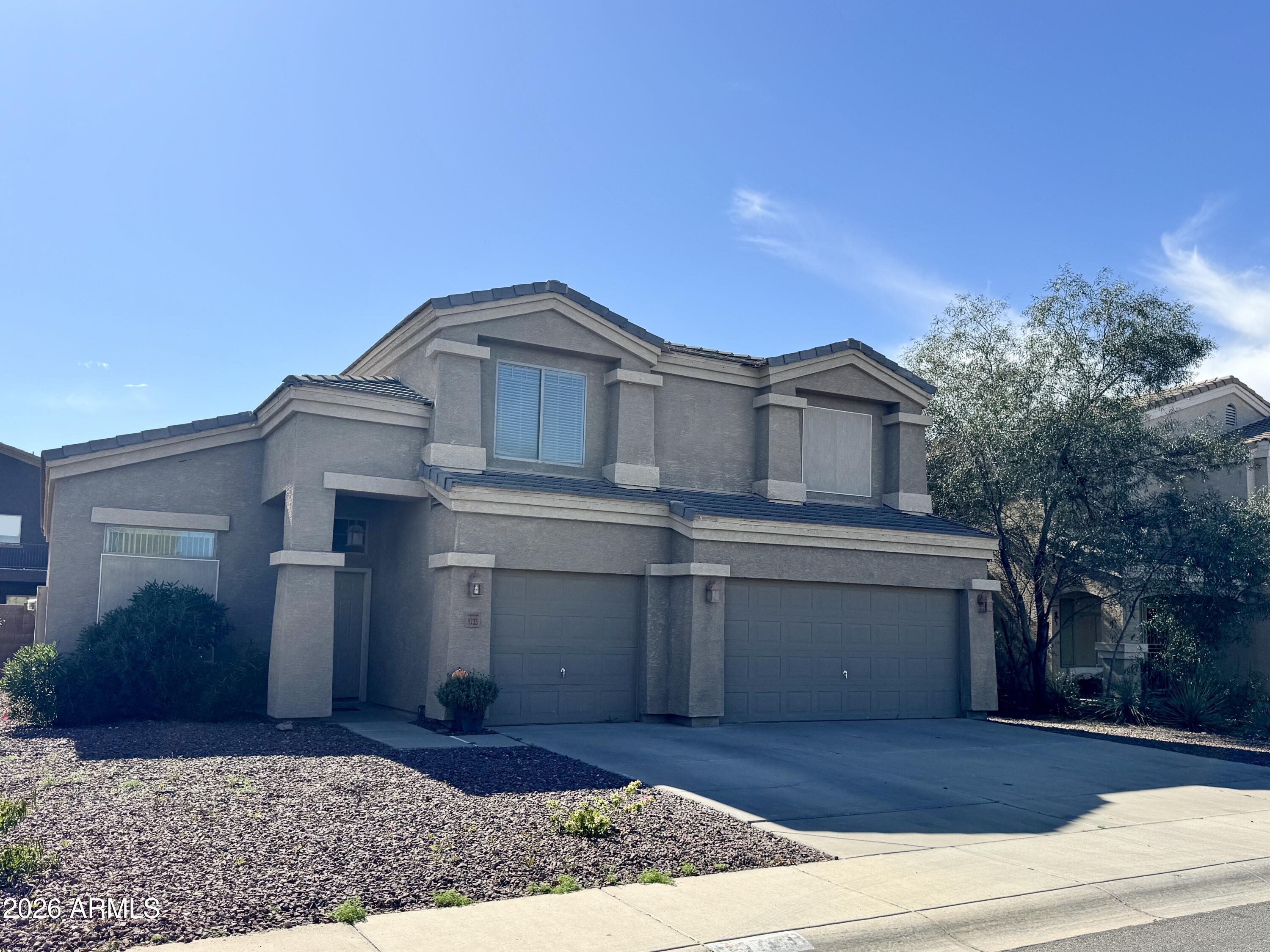 1733 E Primera Drive