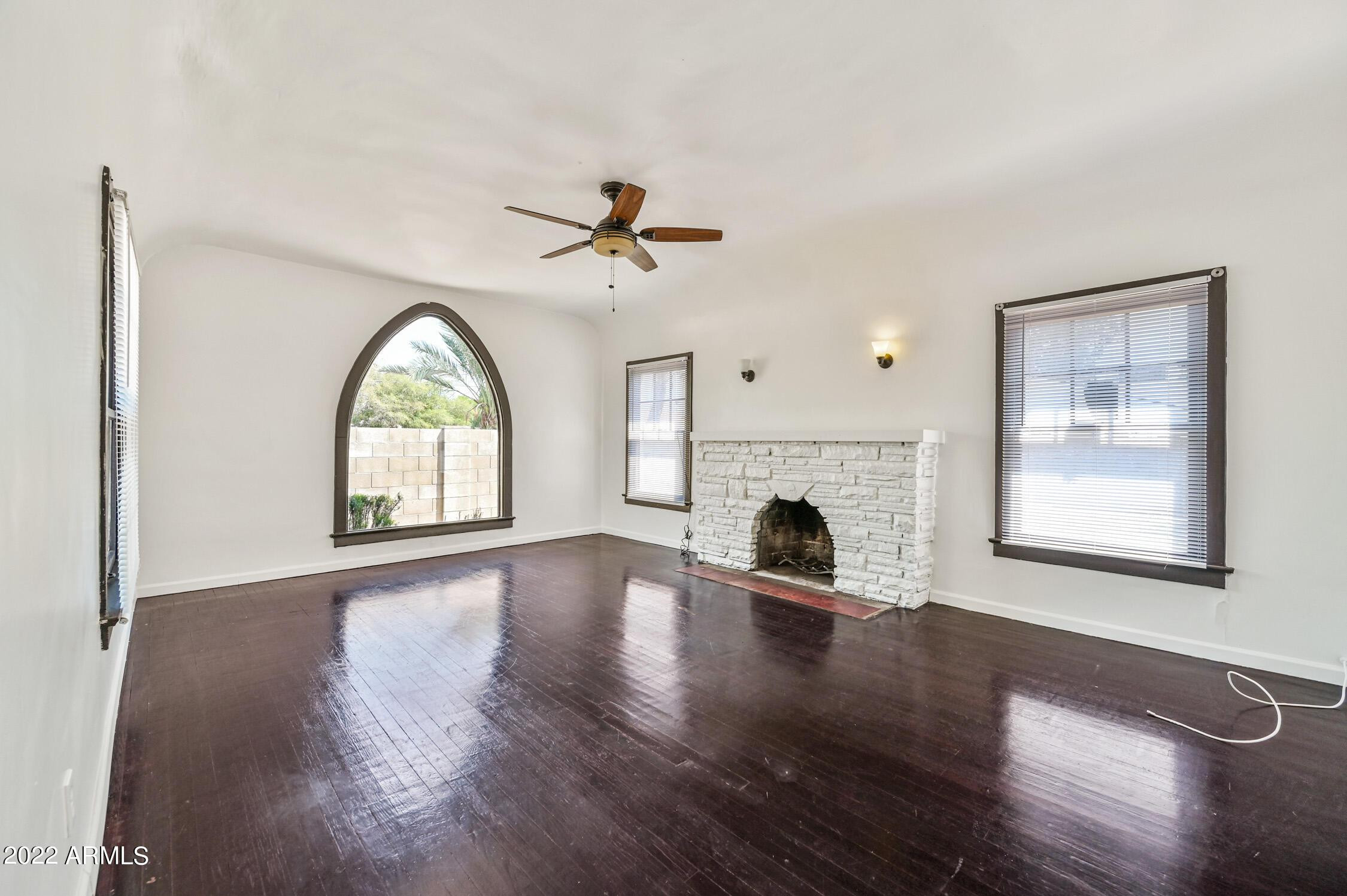 3949 E Earll Drive Apt 14