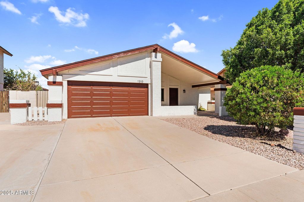 Photo of 1310 E Redmon Drive, Tempe, AZ 85283 (MLS # 6930263)