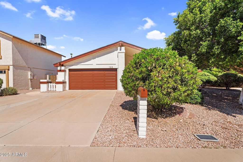Photo of 1310 E Redmon Drive, Tempe, AZ 85283 (MLS # 6930263)