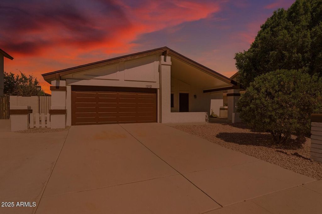 Photo of 1310 E Redmon Drive, Tempe, AZ 85283 (MLS # 6930263)