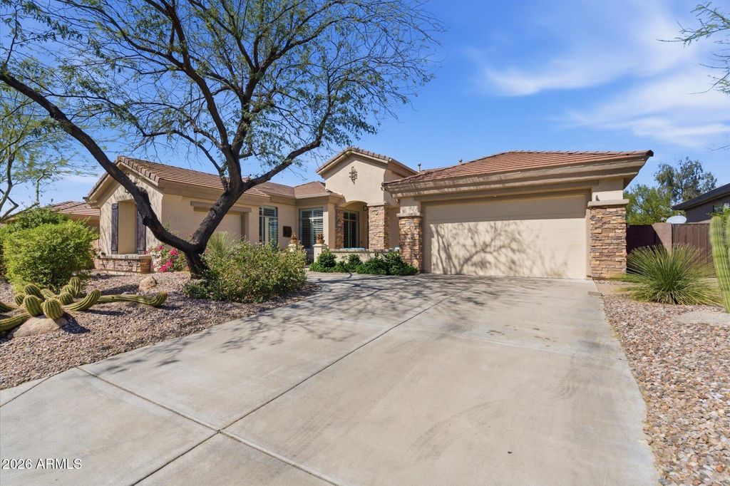 Photo of 40118 N Lytham Way, Phoenix, AZ 85086 (MLS # 7003742)