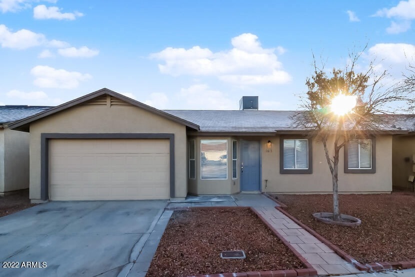 Photo 1 of 16 — 1611 S 63RD Drive, Phoenix, AZ 85043