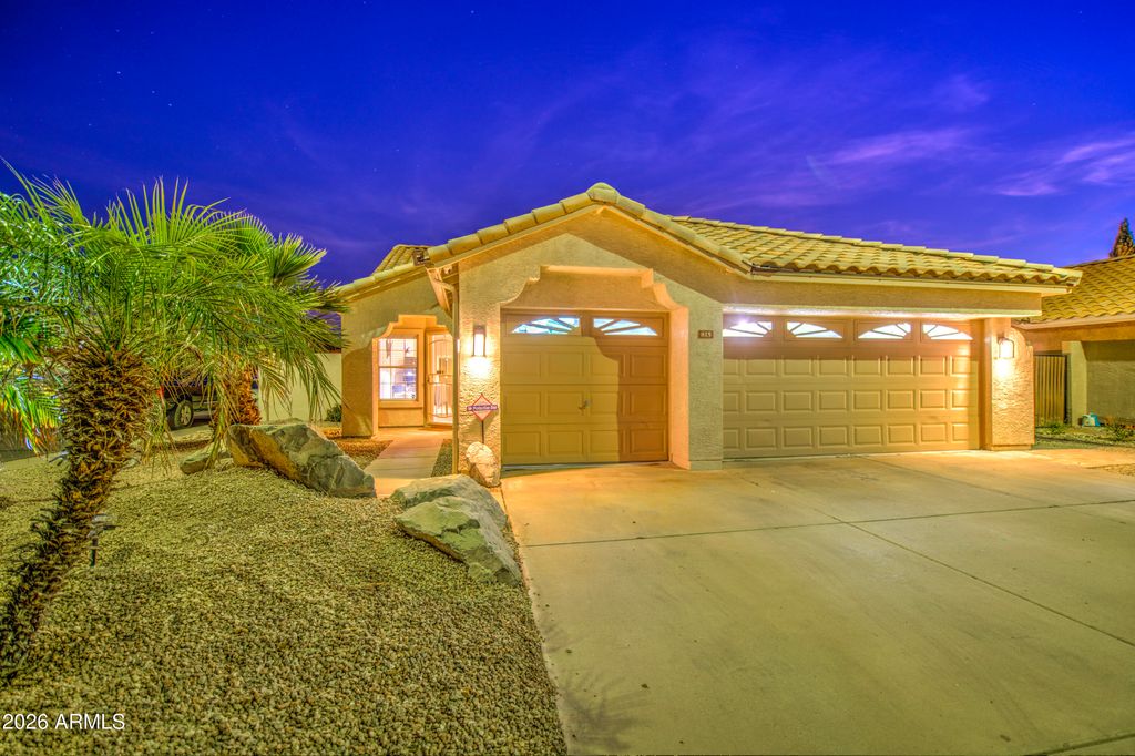Photo of 815 W Geronimo Street, Chandler, AZ 85225 (MLS # 6992629)