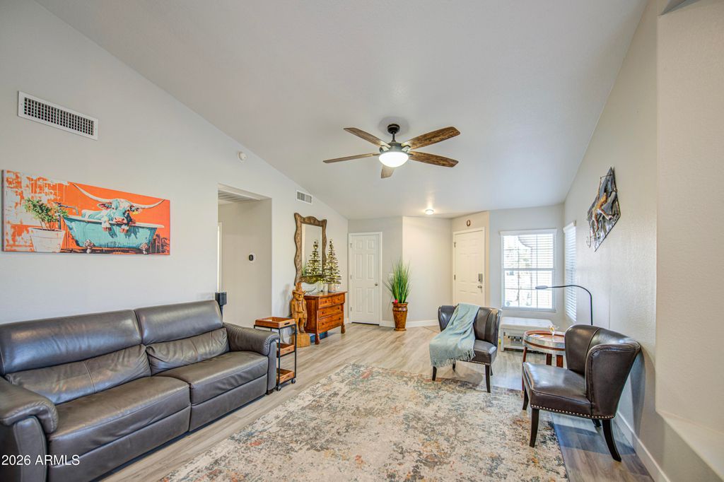 Photo of 815 W Geronimo Street, Chandler, AZ 85225 (MLS # 6992629)