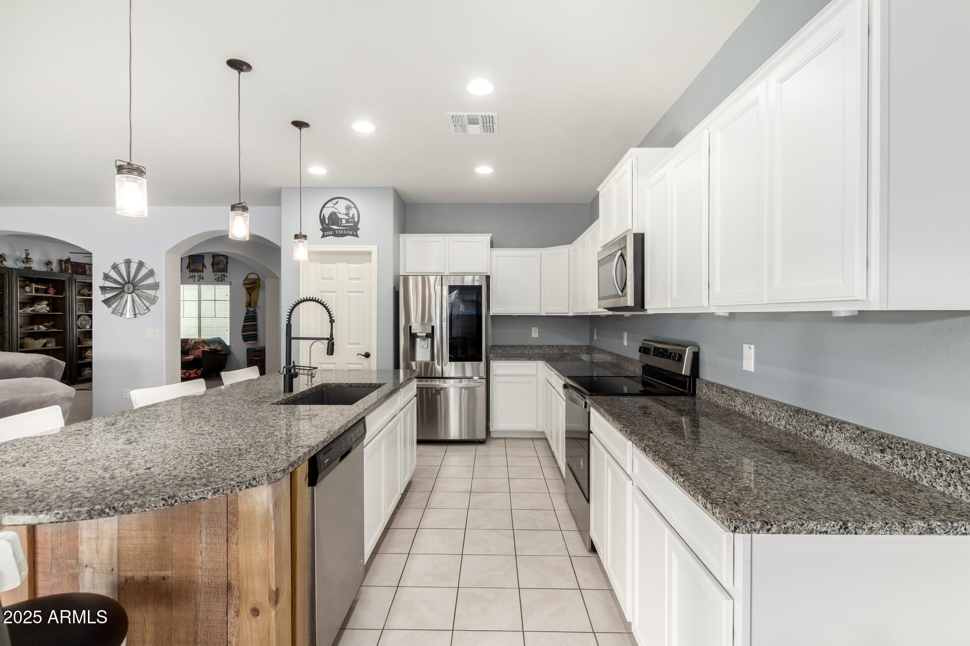 3554 N PRESIDIO Court